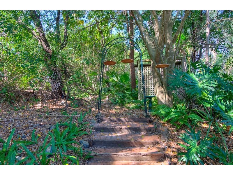 69 Renfrew Drive, Highland Park QLD 4211