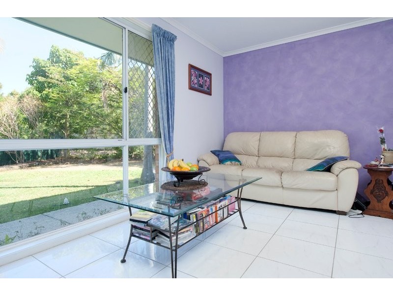 69 Renfrew Drive, Highland Park QLD 4211