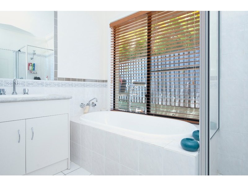 10 Brookland Court, Molendinar QLD 4214