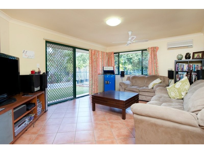 6 Camphor Wood Crt, Robina QLD 4226