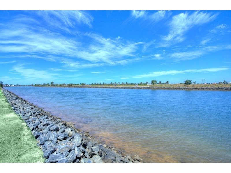 38a Sickle Ave, Hope Island QLD 4212