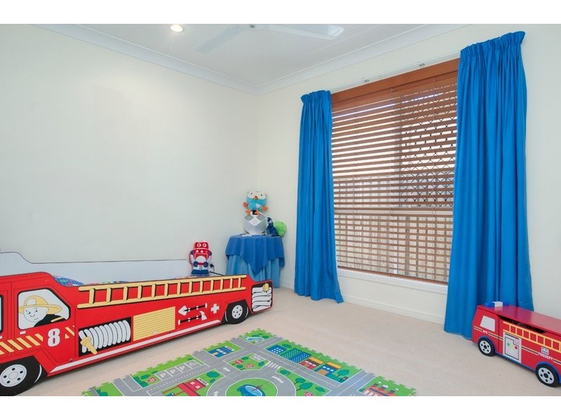 38a Sickle Ave, Hope Island QLD 4212