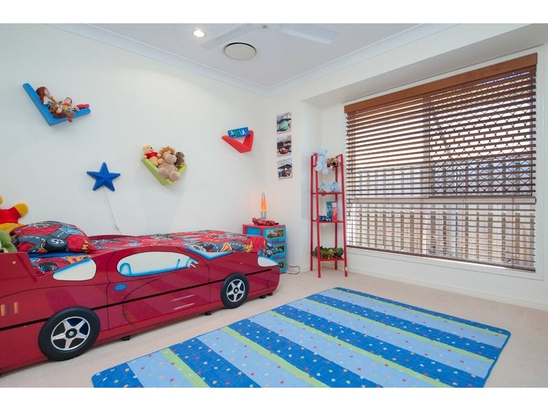 38a Sickle Ave, Hope Island QLD 4212