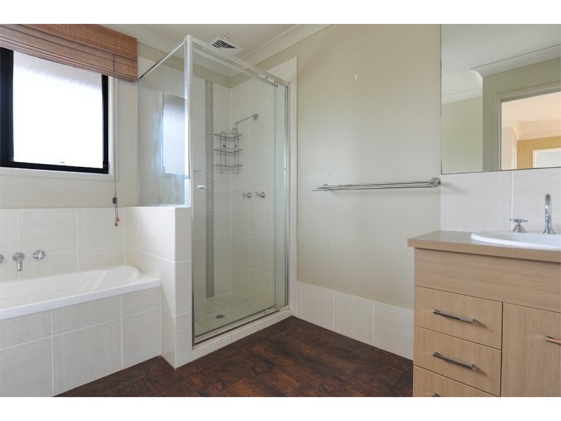 13 Vermont St, Oxenford QLD 4210