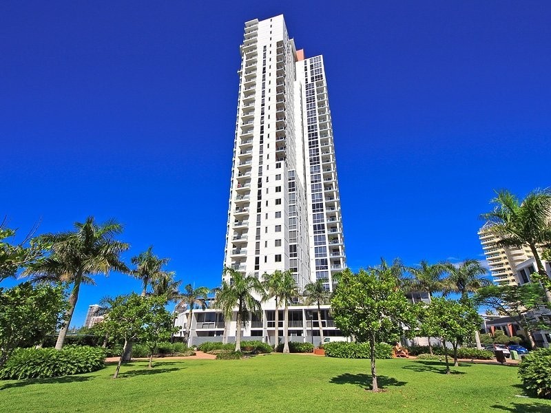 403/4 Como Crescent, Southport QLD 4215