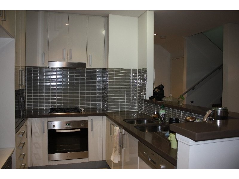 403/4 Como Crescent, Southport QLD 4215