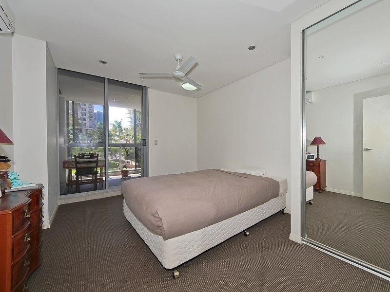 403/4 Como Crescent, Southport QLD 4215