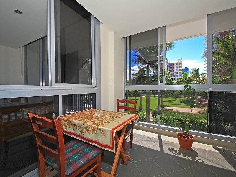 403/4 Como Crescent, Southport QLD 4215