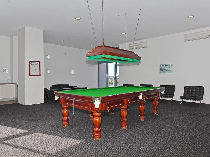 403/4 Como Crescent, Southport QLD 4215