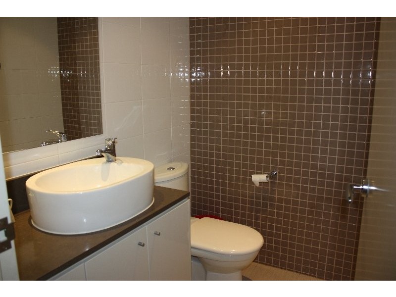 403/4 Como Crescent, Southport QLD 4215