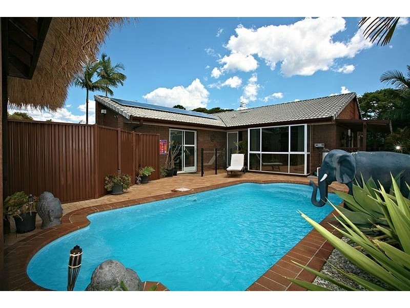 2/7 Gardiners place, Southport QLD 4215