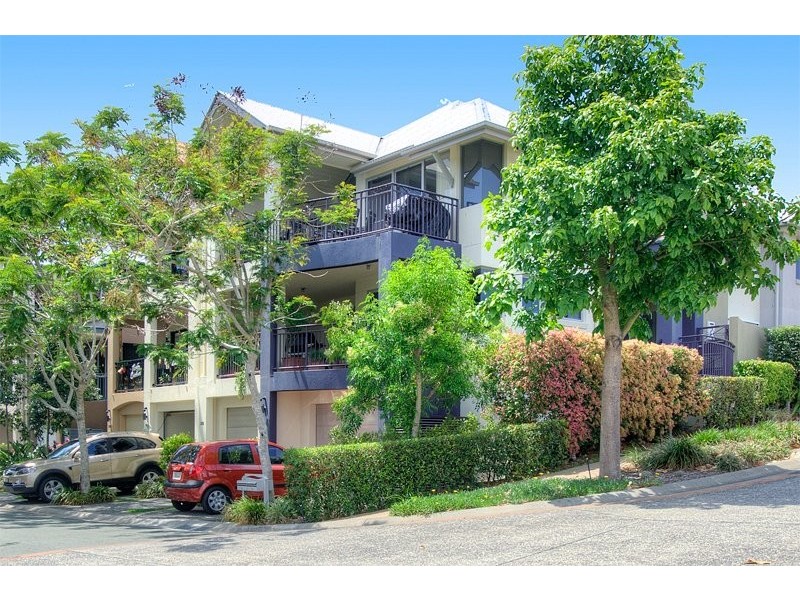 3300 Central Pl, Carrara QLD 4211