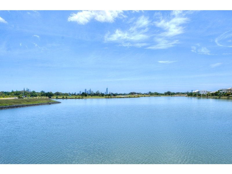 3300 Central Pl, Carrara QLD 4211