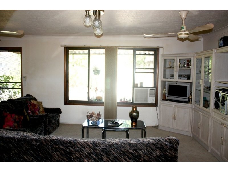 4 Sacha Pl, Carrara QLD 4211