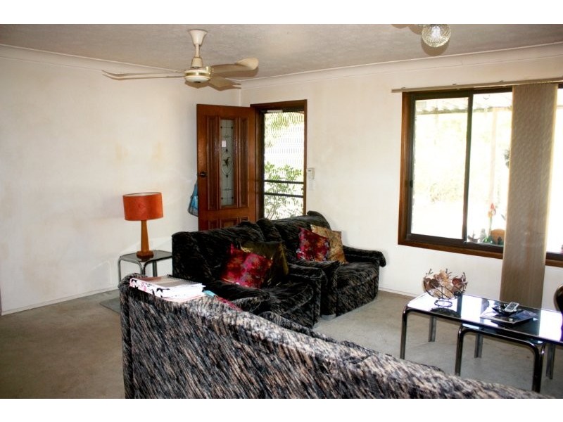 4 Sacha Pl, Carrara QLD 4211