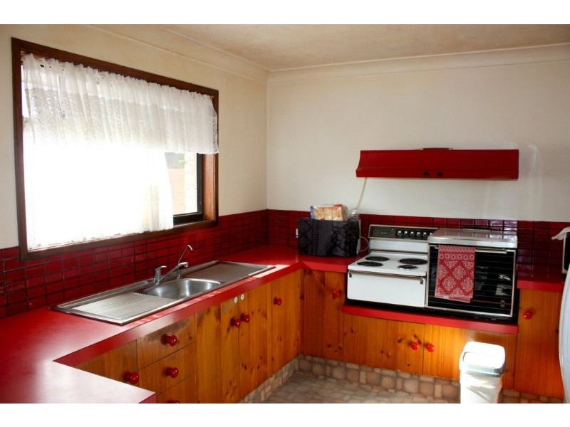 4 Sacha Pl, Carrara QLD 4211