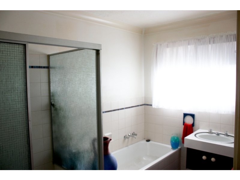 4 Sacha Pl, Carrara QLD 4211