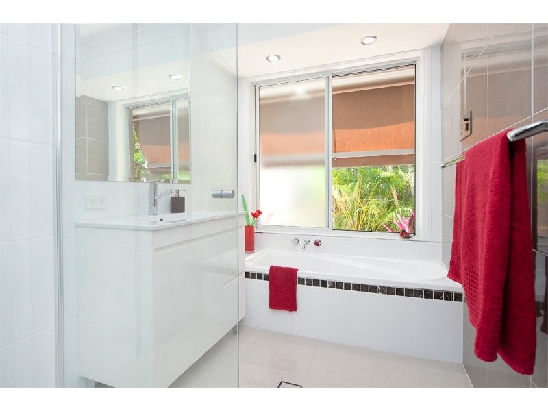 92 Newport Dr, Robina QLD 4226