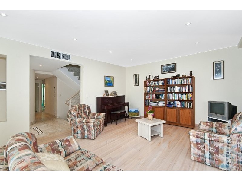 1/55 Jefferson Lane, Palm Beach QLD 4221