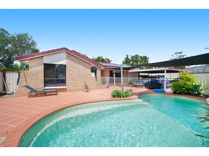 91 Hinkler Dr, Highland Park QLD 4211