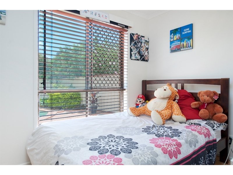 91 Hinkler Dr, Highland Park QLD 4211