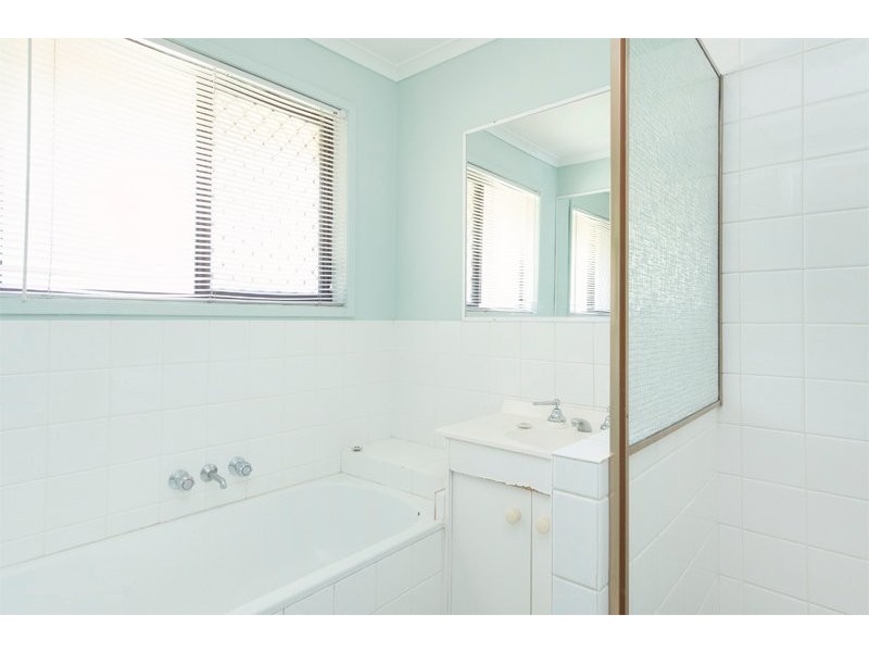 46 Alexander Dr, Highland Park QLD 4211