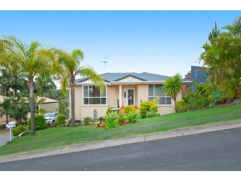 10 Windward Rise, Pacific Pines QLD 4211