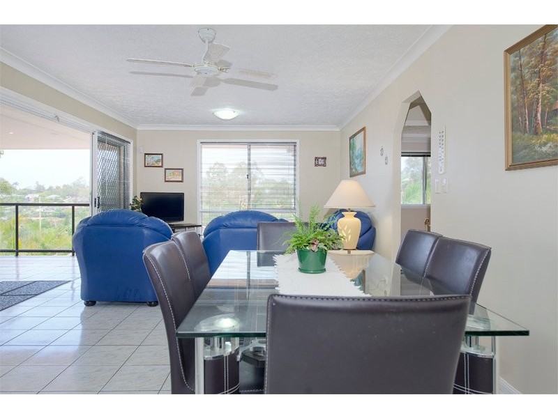 10 Windward Rise, Pacific Pines QLD 4211
