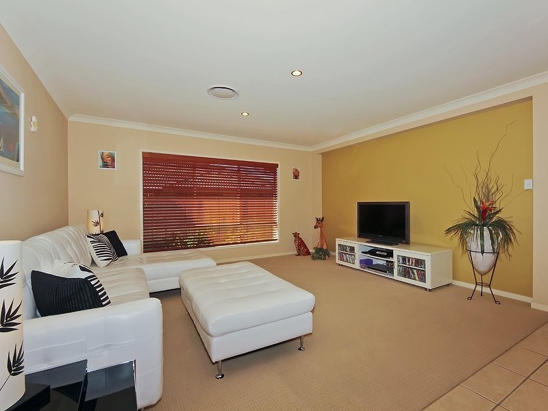 15 Oceanis Drive, Oxenford QLD 4210