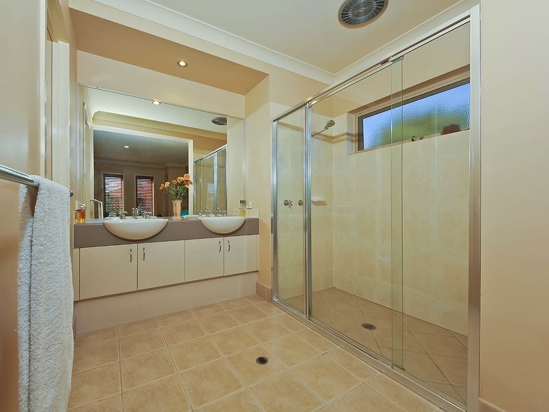 15 Oceanis Drive, Oxenford QLD 4210