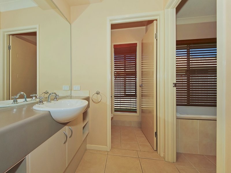 15 Oceanis Drive, Oxenford QLD 4210