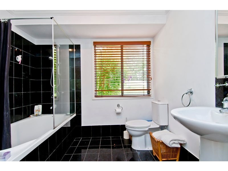 385 San Fernando Dr, Worongary QLD 4213