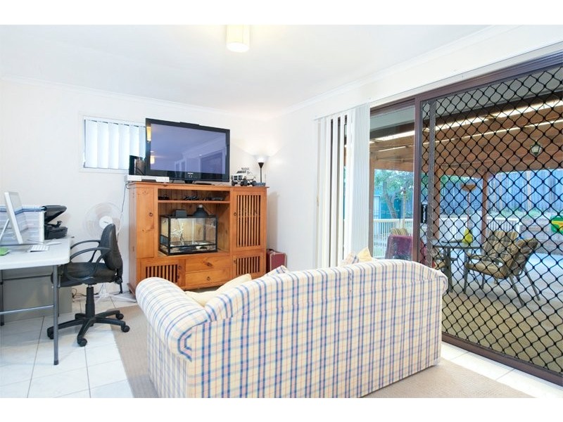 63 Alexander Dr, Highland Park QLD 4211