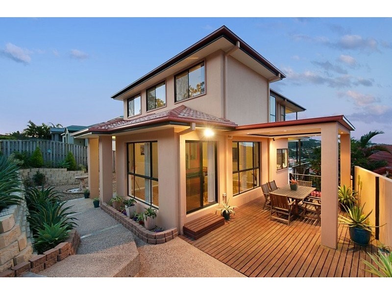 32 Carter St, Pacific Pines QLD 4211