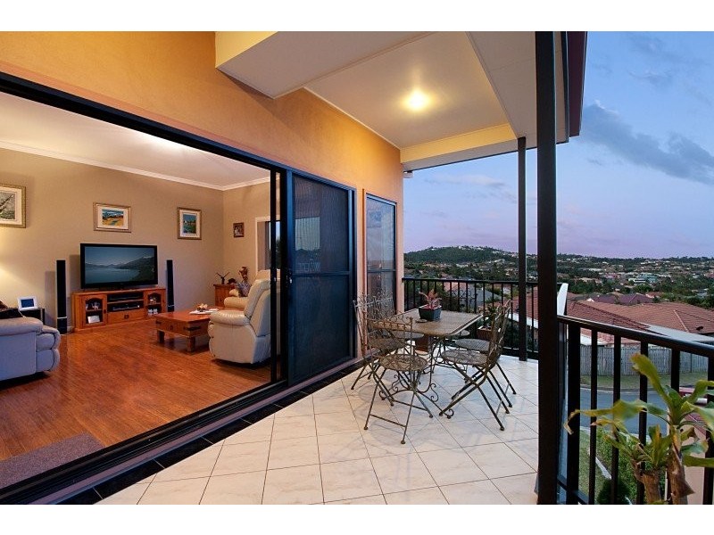 32 Carter St, Pacific Pines QLD 4211