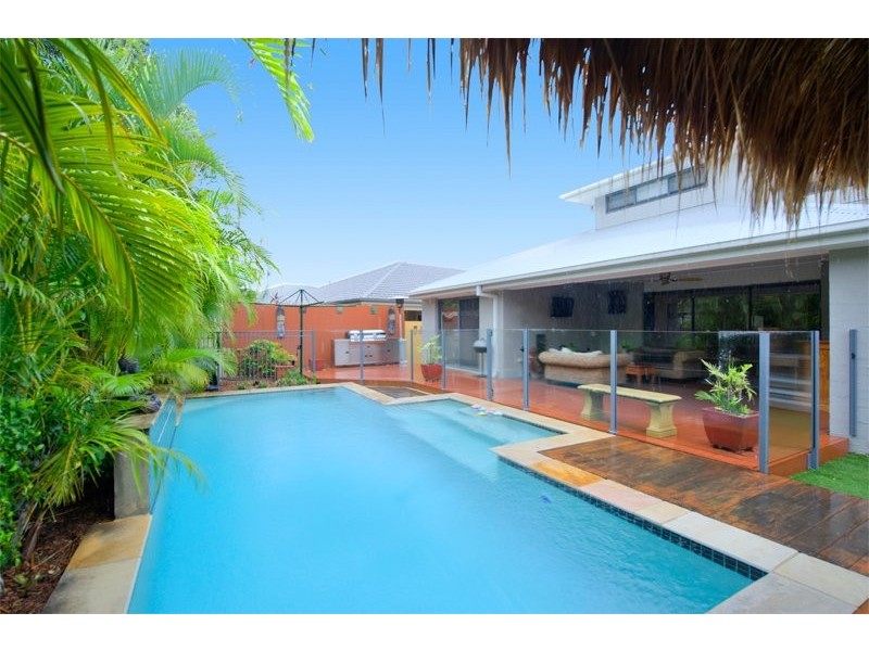 214 Crestwood Dr, Molendinar QLD 4214