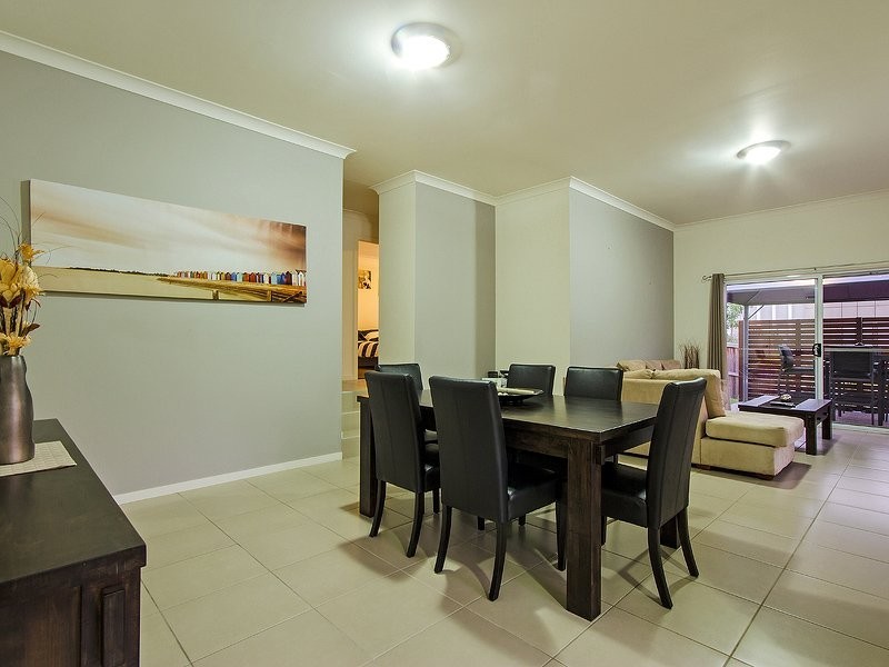 2/21 Murray Cct, Upper Coomera QLD 4209