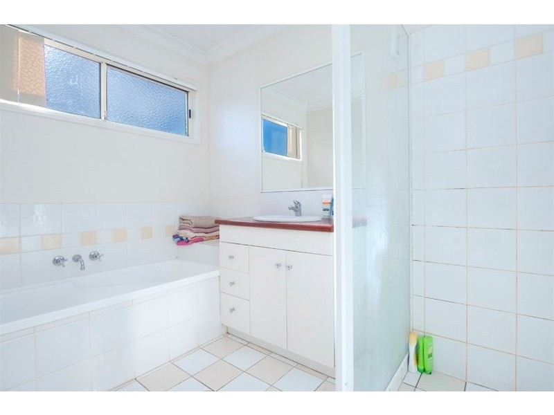 17 Fanning Crt, Pacific Pines QLD 4211