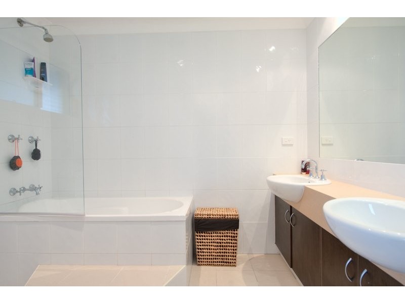 10 Kerrabee Street, Nerang QLD 4211