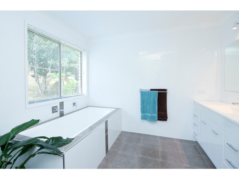 10 Dudgeon Drive, Tallebudgera QLD 4228