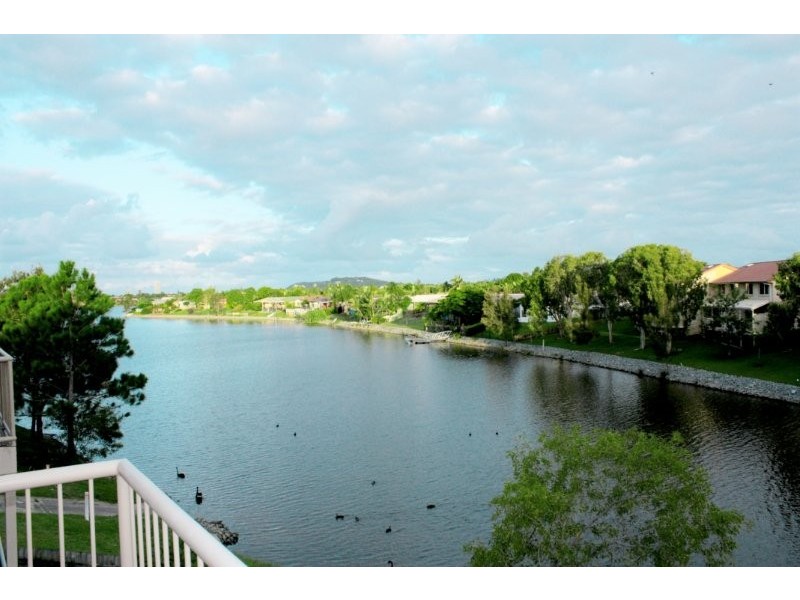 20/21 Regensberg Cl, Varsity Lakes QLD 4227