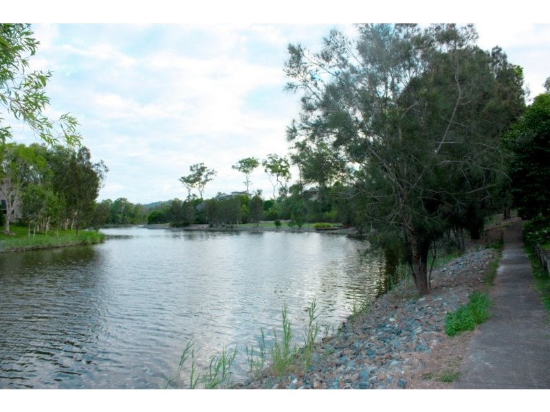 20/21 Regensberg Cl, Varsity Lakes QLD 4227