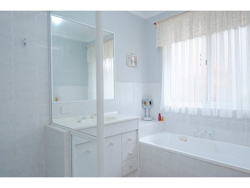 8 Borman Court, Worongary QLD 4213