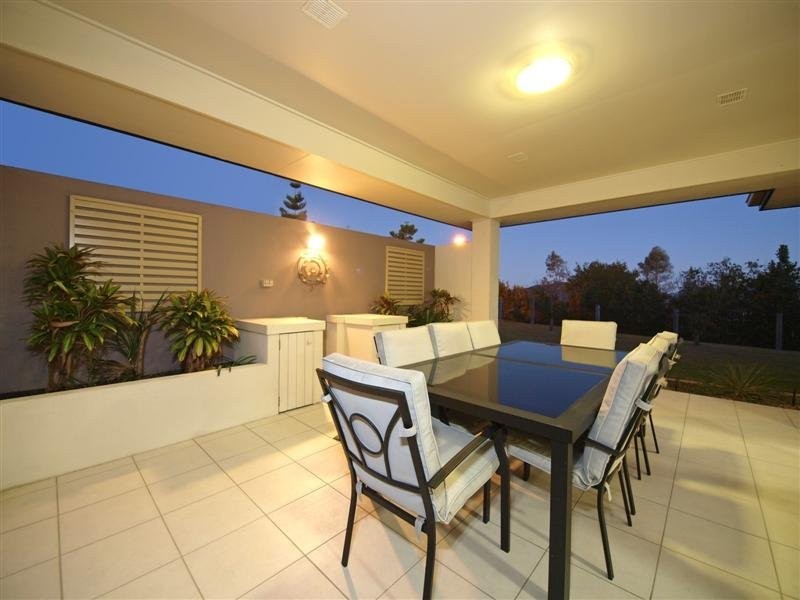 8 Grebe Circuit, North Lakes QLD 4509