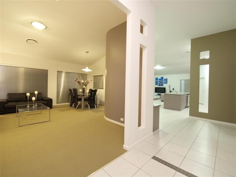8 Grebe Circuit, North Lakes QLD 4509