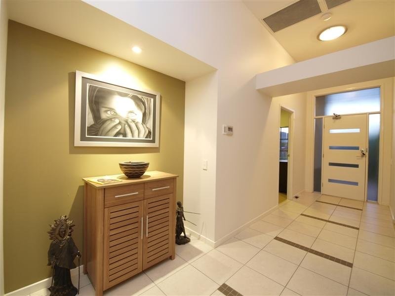 8 Grebe Circuit, North Lakes QLD 4509