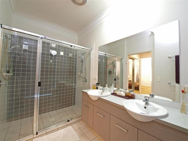 8 Grebe Circuit, North Lakes QLD 4509