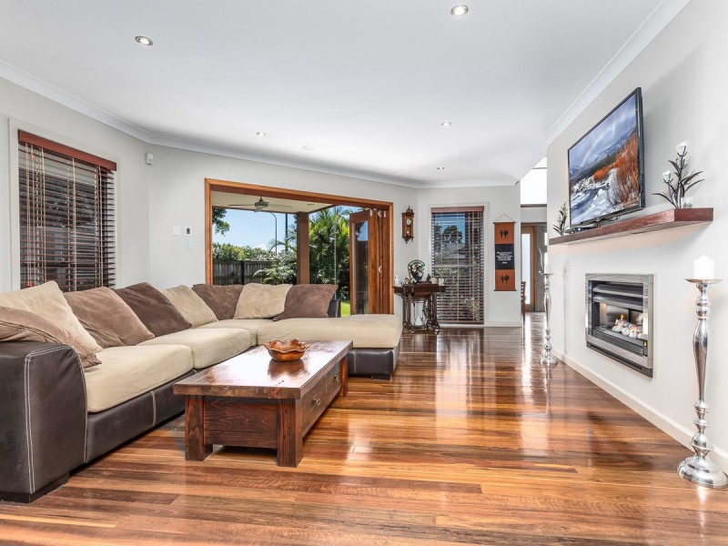 9 Montgomerie Parade, North Lakes QLD 4509