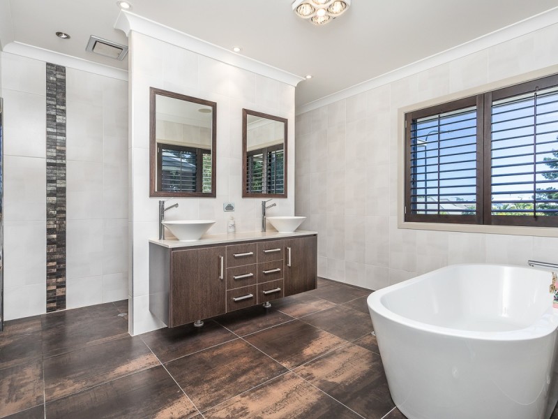 9 Montgomerie Parade, North Lakes QLD 4509