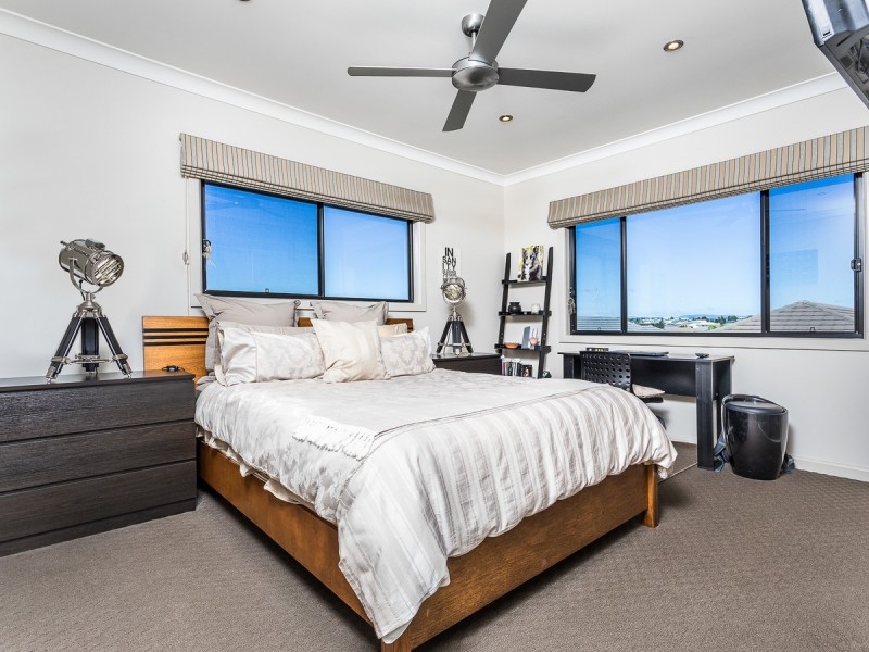 9 Montgomerie Parade, North Lakes QLD 4509